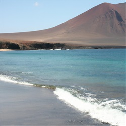 Ontdek de Hemelse Stranden van Lanzarote voor een Ultieme Ontspannen Vakantie